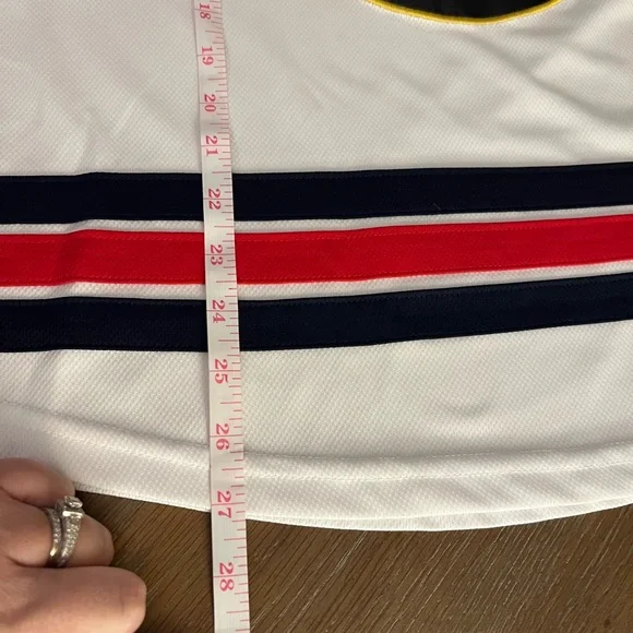 Fenway Park Boston Red Socks Bruins Hockey Jersey Exclusive Size Medium - Picture 8 of 8